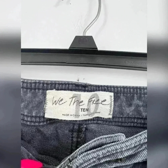 Free People Women's Fine Line Straight Leg Crop Jeans Black Corduroy - Picture 4 of 5